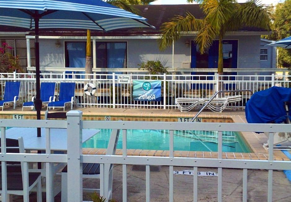 The Rivers Edge Motel LaBelle Εξωτερικό φωτογραφία