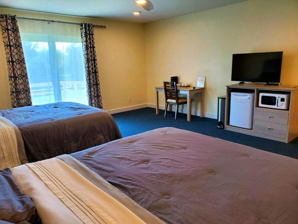 The Rivers Edge Motel LaBelle Εξωτερικό φωτογραφία