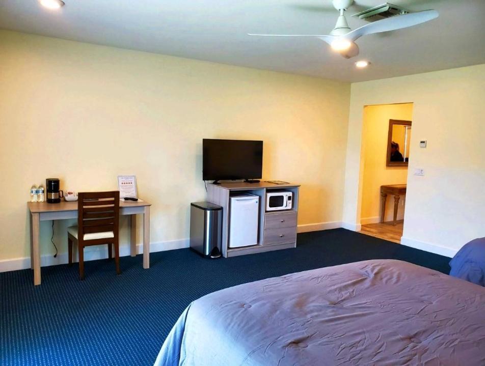 The Rivers Edge Motel LaBelle Εξωτερικό φωτογραφία